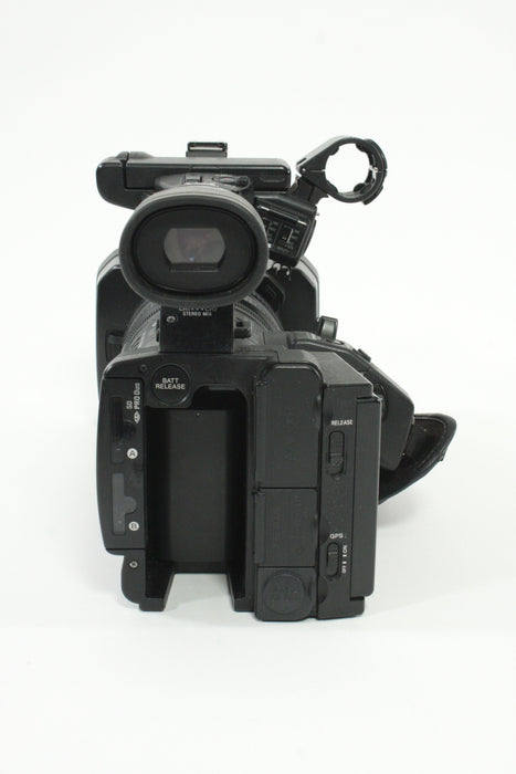 Sony HXR-NX5U NXCAM Professional Camcorder - 550  hours usage - Selling as-is.
