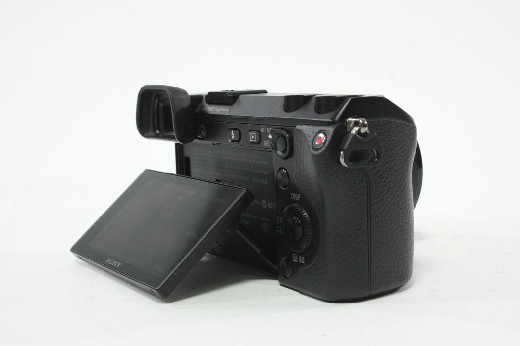 Sony NEX-7 Mirrorless Digital Camera with 16-20mm f/3.5-5.6 E OSS Shutter Count 1,188