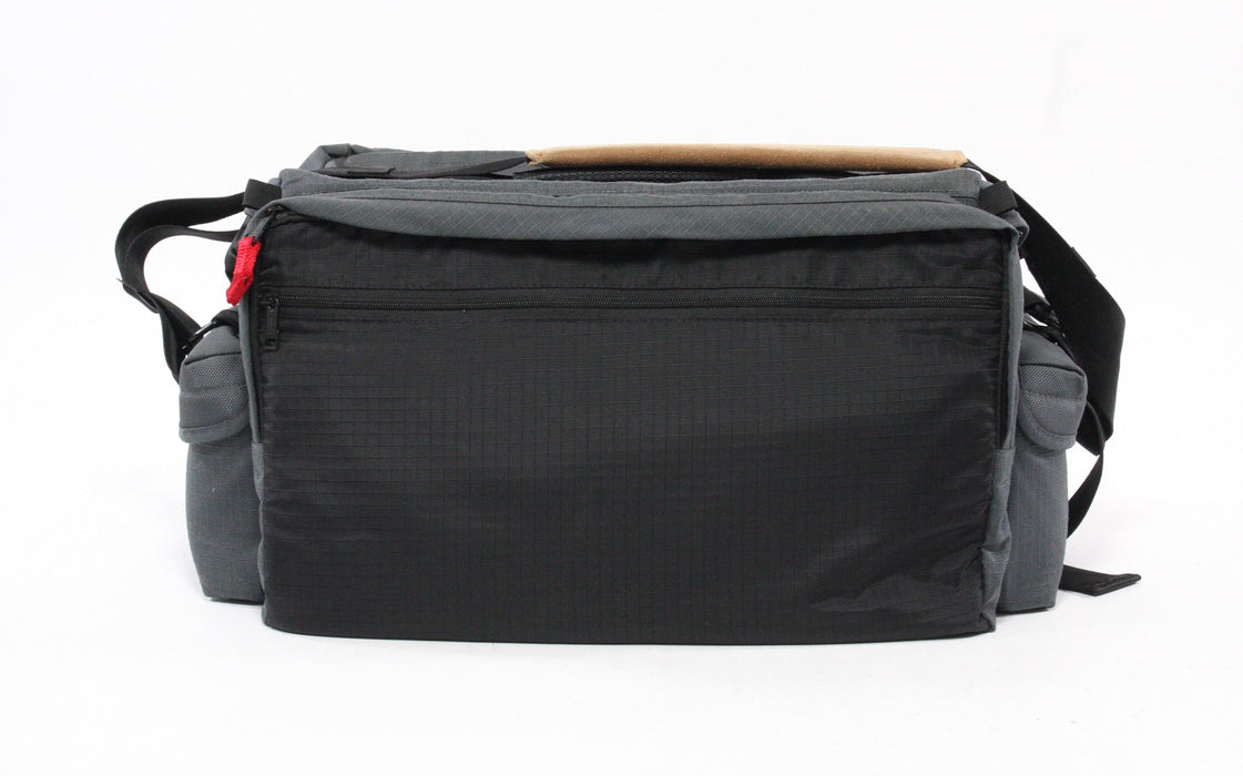 Tamrac Shoulder Bag ID 17x10x10 Inches (made in USA)