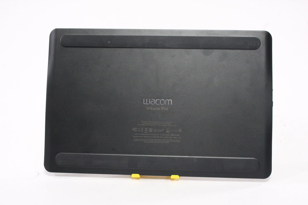 Wacom Intuos Pro Medium PTH660 with Pen