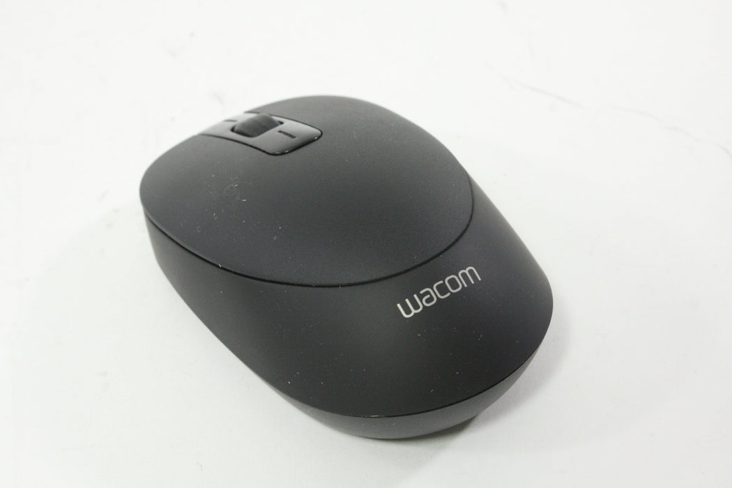 Wacom PTK-440 Tablet with Accessories