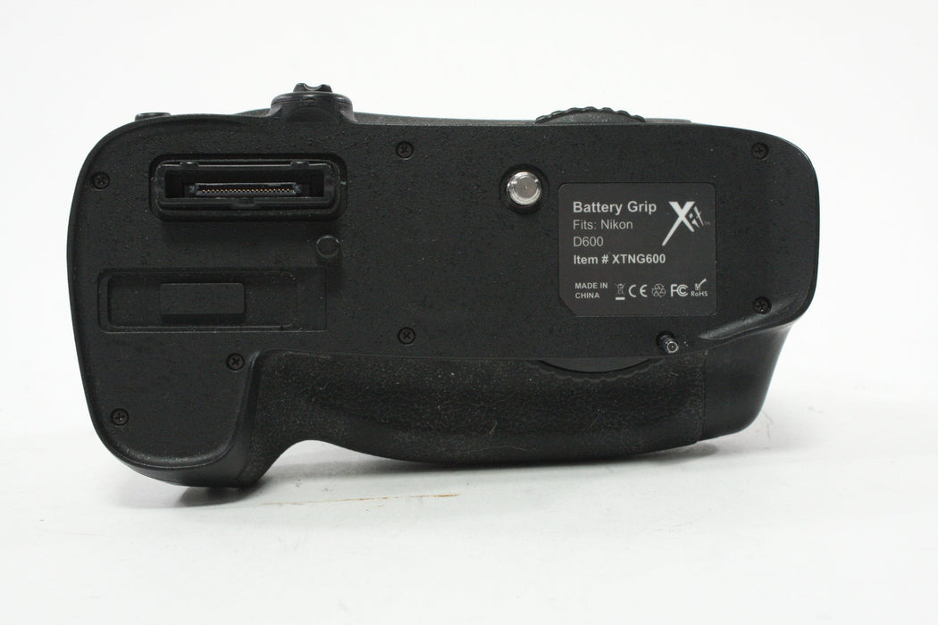 Xit Battery Grip for Nikon D600 Cameras