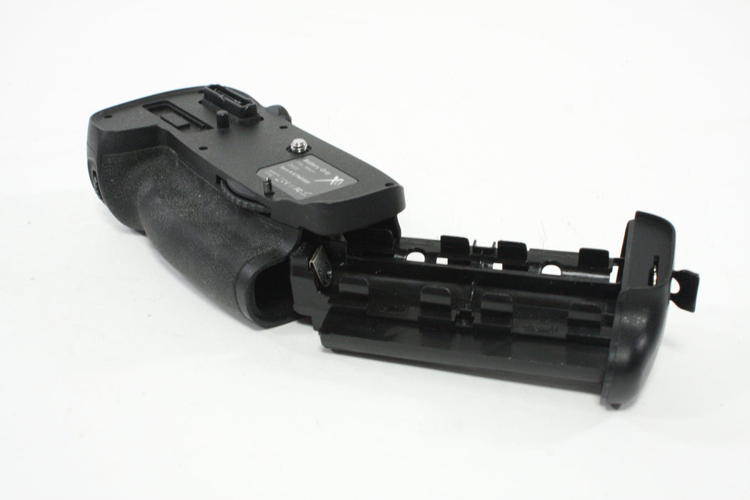 Xit Battery Grip for Nikon D600 Cameras