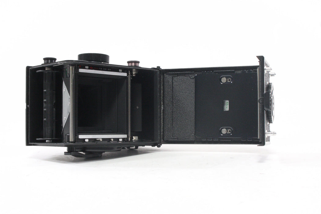Yashica Mat 124G Medium Format Camera with Case