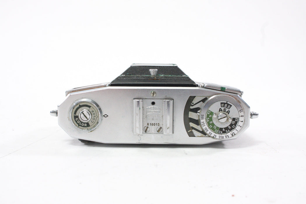 Zeiss Ikon Contessa 533/24 with a Tessar 45mm f/2.8 Lens AS-IS