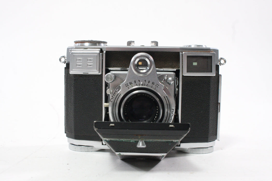 Zeiss Ikon Contessa 533/24 with a Tessar 45mm f/2.8 Lens AS-IS